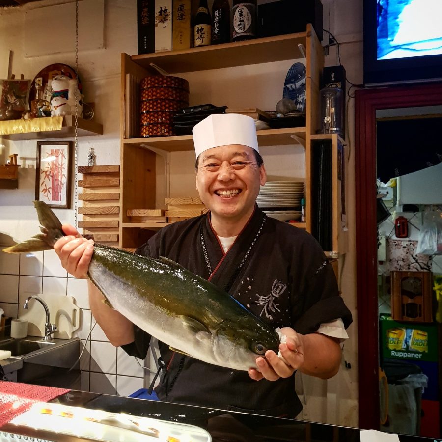 Sushi bar tatsumi chef